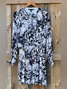 White House Black Market WHBM Monochrome Sheer Long Sleeves Size Medium
